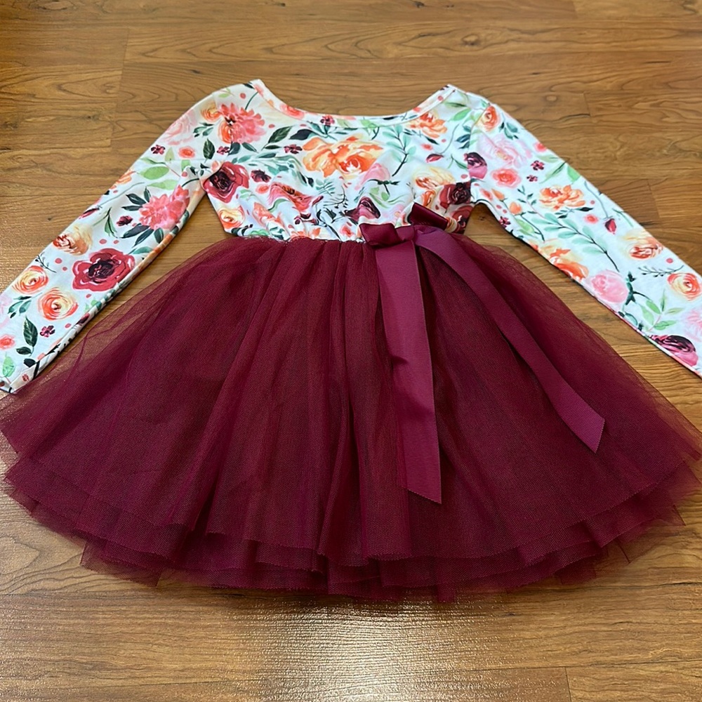 Toddler girls tutu dress in size 4. Soft tulle with twirl.